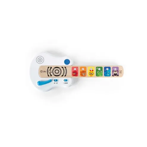 Malček igra na Hape Baby Einstein otroško kitaro Magic Touch