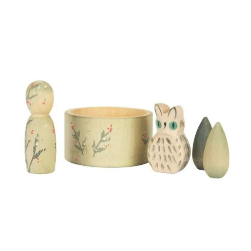 Grapat Hello Winter – lesene figurice za prosto igro