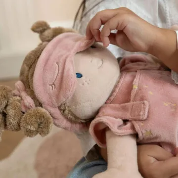 Little Dutch Mehka punčka Rosa za večerno rutino