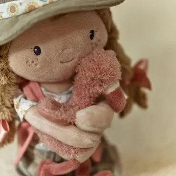 Mehka punčka Ranger Rosa Little Dutch v safari oblačilih