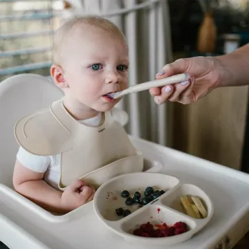 Babyono žlička za dojenčka primerna za desno in levo roko
