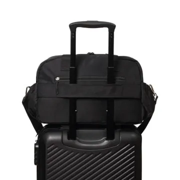 Previjalna torba BabyOno Travel Grey kot ročna prtljaga za letalo