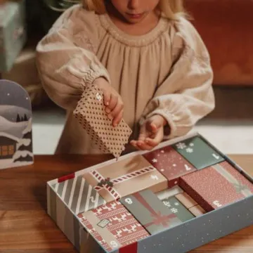 LITTLE DUTCH Adventni koledar za otroke