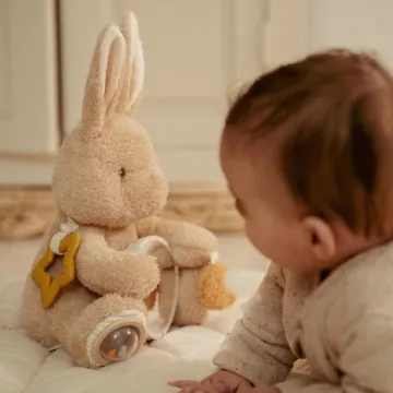 Little Dutch Bunny Activity z ropotuljico in različnimi teksturami