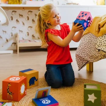 SMART GAMES Peek a Zoo